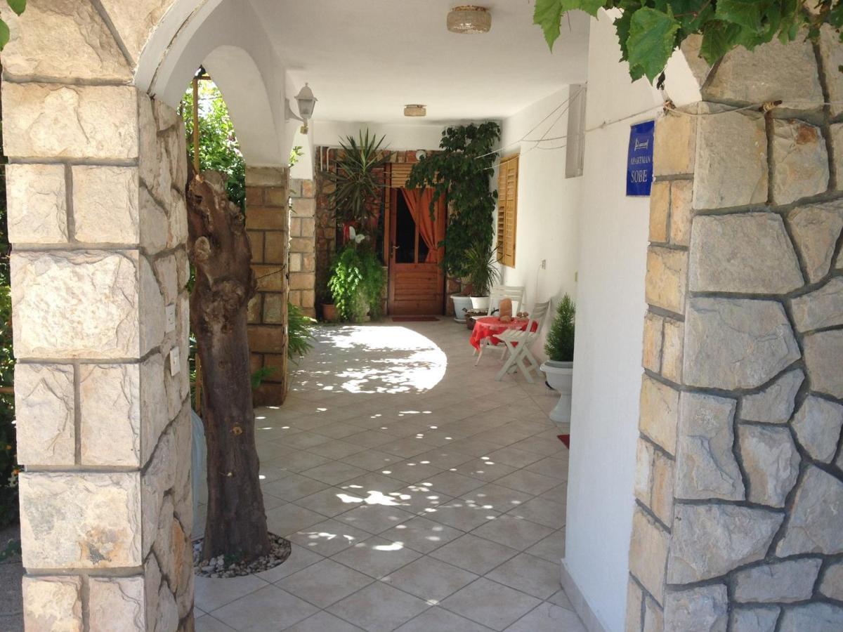 Villa Marga Jelsa  Exteriör bild